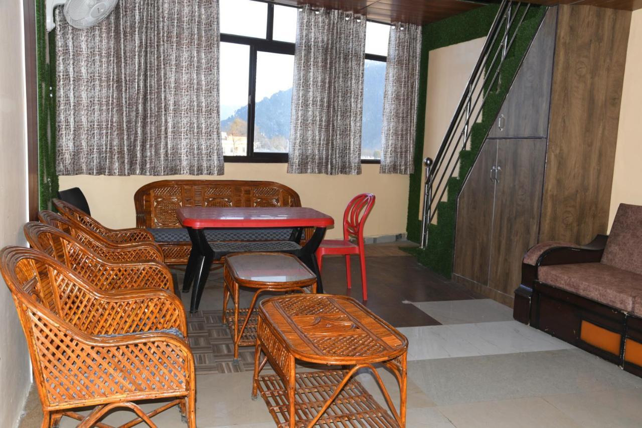Hotel Mountain View And Rooftop Restaurant Pithorāgarh 외부 사진