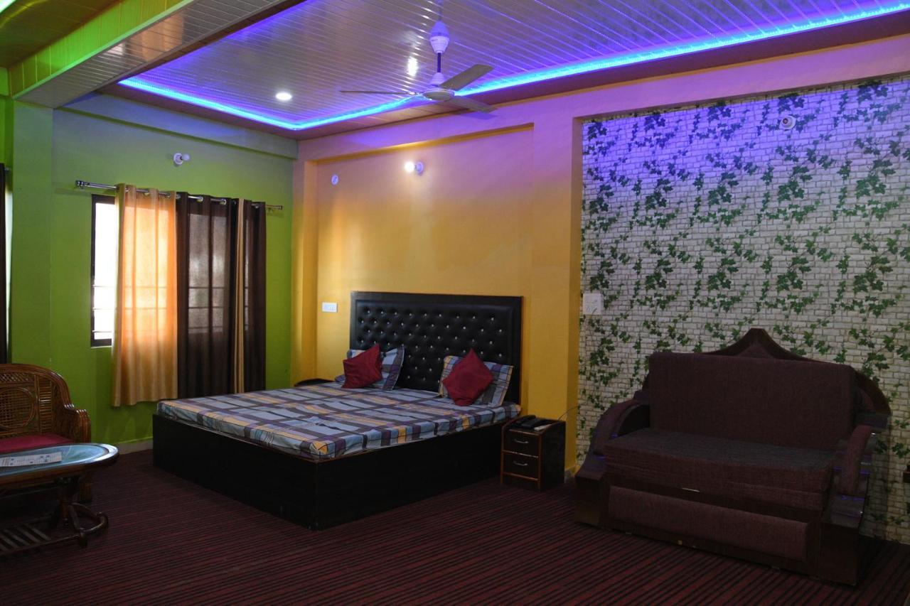 Hotel Mountain View And Rooftop Restaurant Pithorāgarh 외부 사진