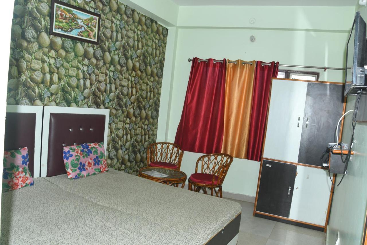 Hotel Mountain View And Rooftop Restaurant Pithorāgarh 외부 사진