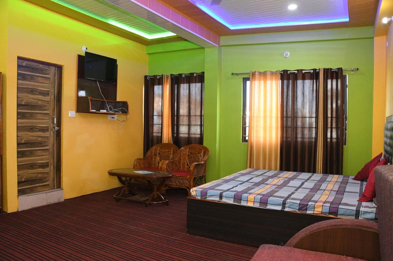 Hotel Mountain View And Rooftop Restaurant Pithorāgarh 외부 사진